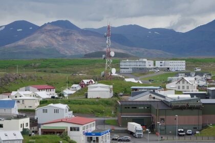 A cell tower with mobile antennas
